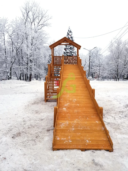 картинка Зимняя деревянная горка "IgraGrad Snow Fox (Домик)", скат 10 м от магазина Лазалка